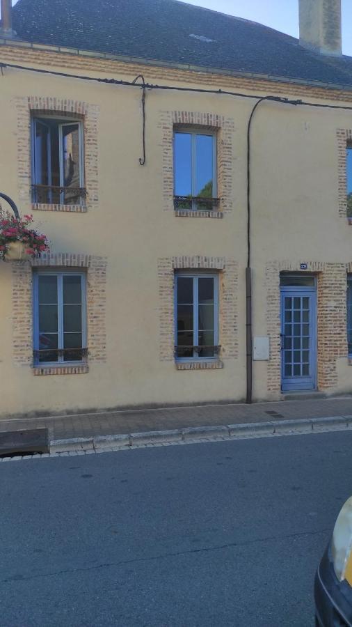 Aubigny Sur Nere Aparthotel Exterior photo